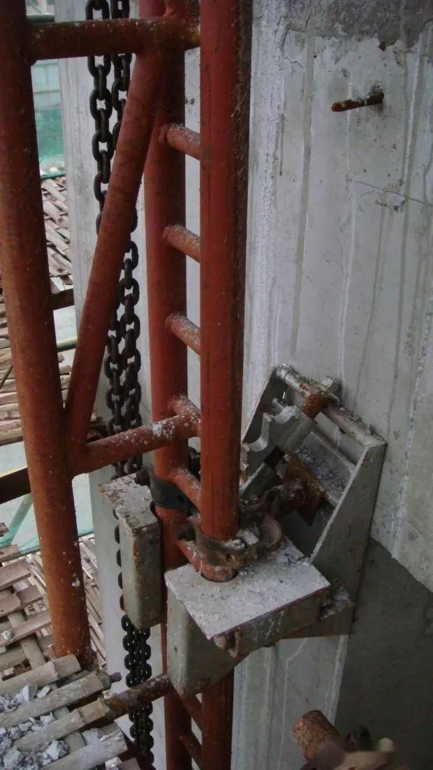 解剖附著式升降腳手架 構造拆解、動畫演示與檢查要點